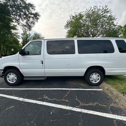 2013 Ford E-350