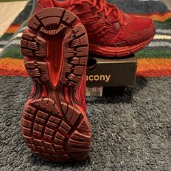 Saucony St Valentine Ride Women Size 6