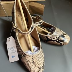 Time And Tru Flats Size 6.5 