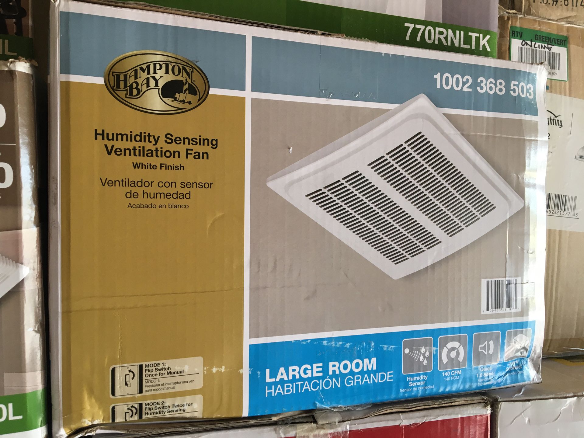 Hampton Bay 140 CFM Ceiling Humidity Sensing Bathroom Exhaust Fan