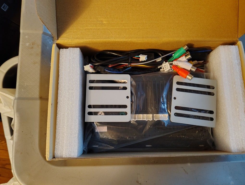 ,Radio Car 10.1l