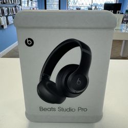 Beats Studio Pro Original Headphones by Dr Dre Apple Care Plus till 2026