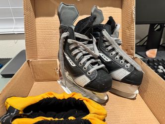 Kids CCM Youth Size 11Y 11 Ice Skates