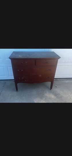 Dresser