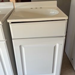 2 Sinks w/ Bottom Cabinet