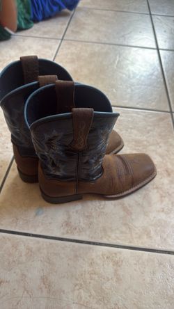 Ariat kid size 2 sports boots