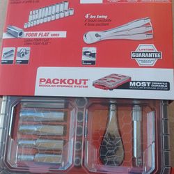 28pc Milwaukee Packouts Icon Torque Wrench 