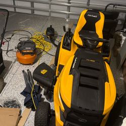 Cub Cadet XT1 Enduro LT 42 in. model  Only 5 hours on it practically new!