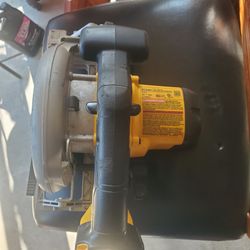 20v Dewalt saw