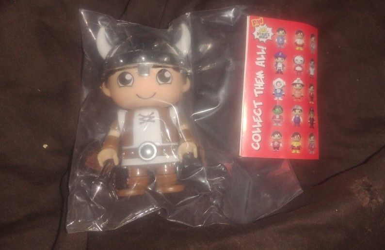 3" Ryan’s World Viking Ryan In Tan Suit Action Figure Mystery