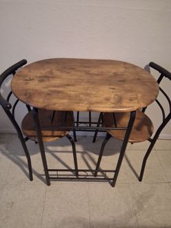 Mesa de dos sillas