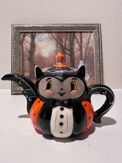 Johanna Parker bat teapot