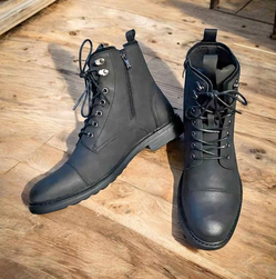 Black Classic Boots for Men - Motorcycle Boots & All-Season - Size: 9