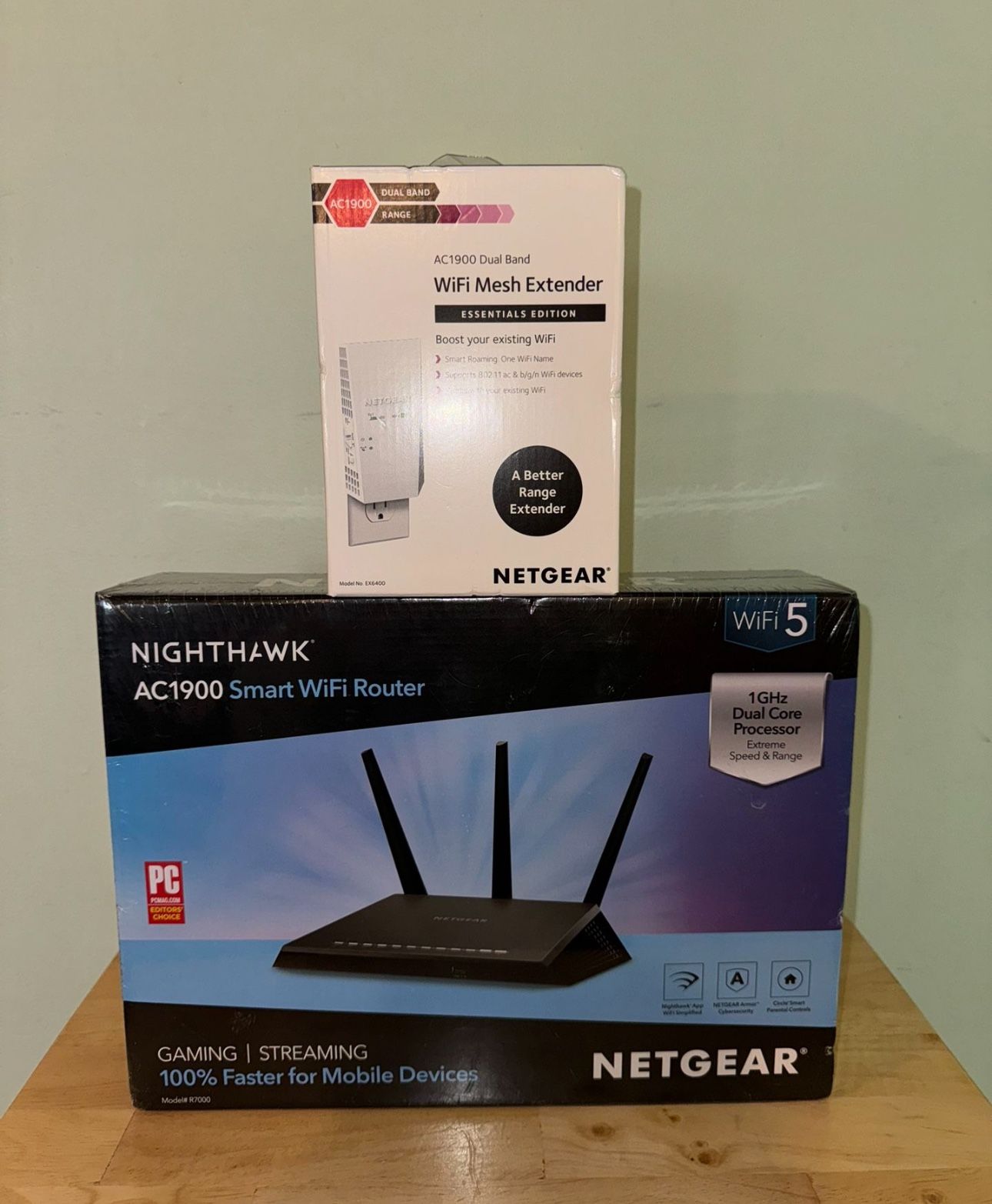 Netgear Nighthawk AC1900 WiFi Router + Wifi Range Extender