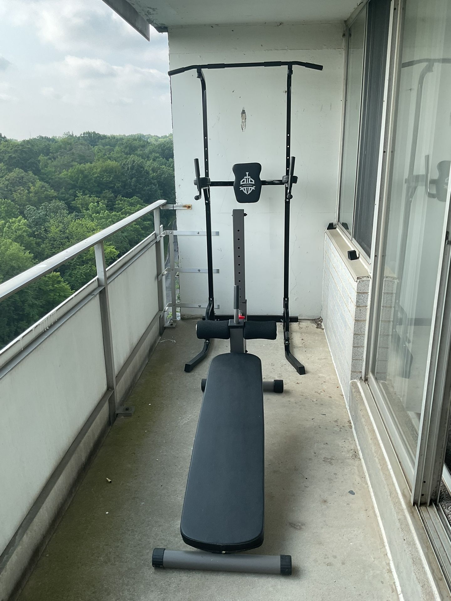 💪 Full-Body Workout Setup – Pull-Up & Dip Station + Sit-Up Bench (Like New!) 🏋️♂️