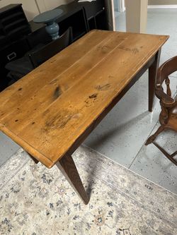 Med/Small Antique table
