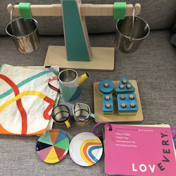 Lovevery The enthusiast Playkit Months 28-30