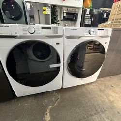 Samsung Frontload Washer and Dryer Set in White ☘️