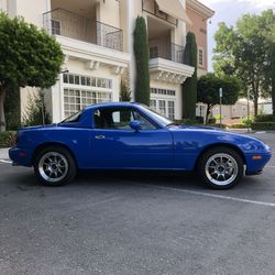 1992 Mazda Mx-5 Miata. 