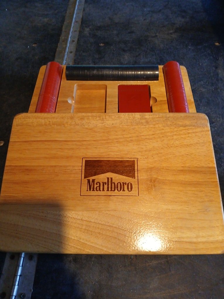 Marlboro Poker Set With Box