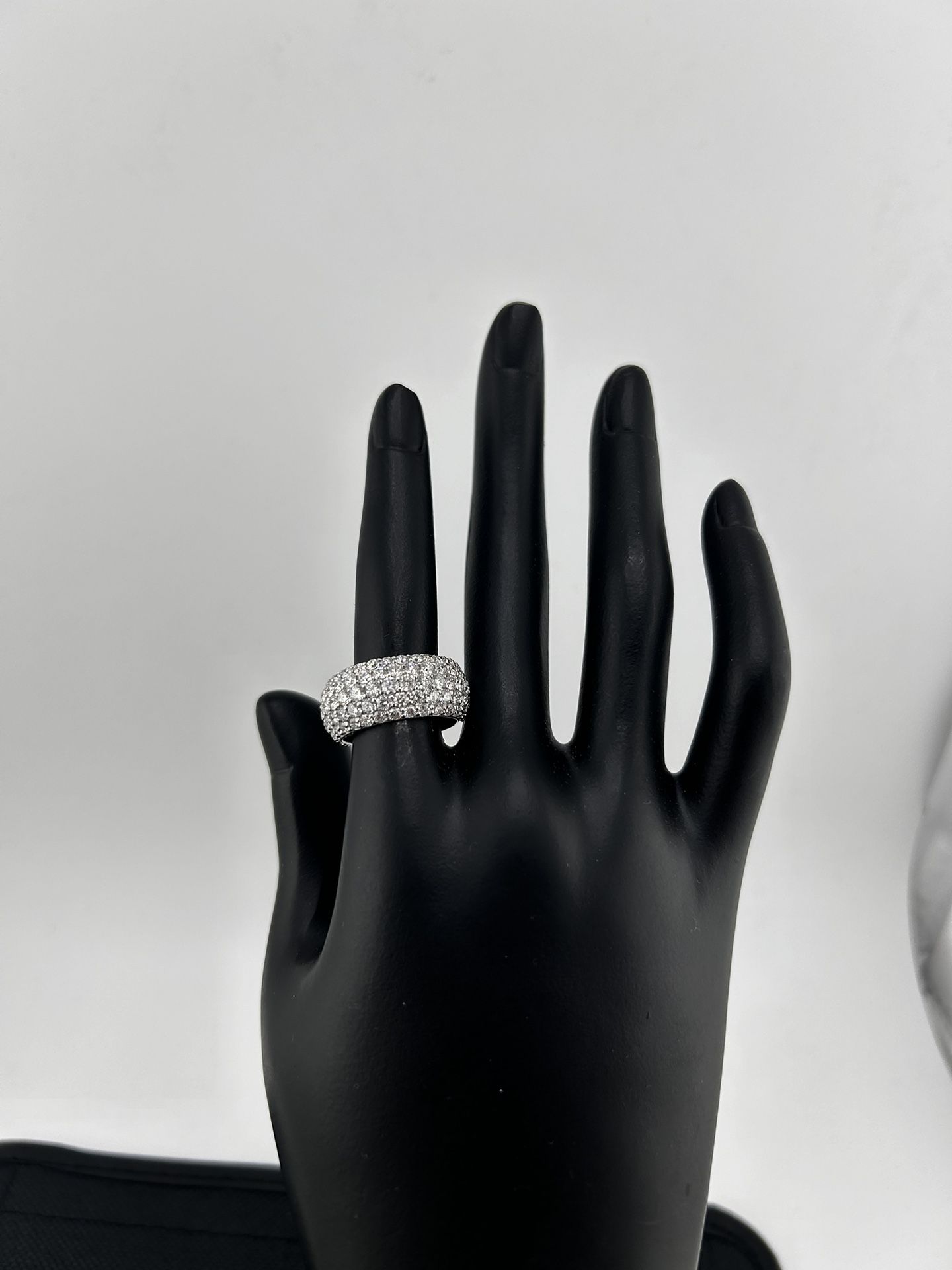 14k White Gold Ring With Natural Diamonds 