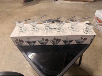Mini deserts or martini glasses with spoon