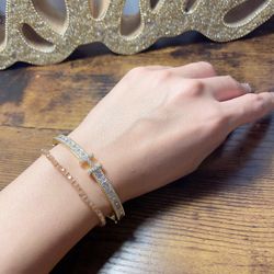 New Stunning Bracelet Set 