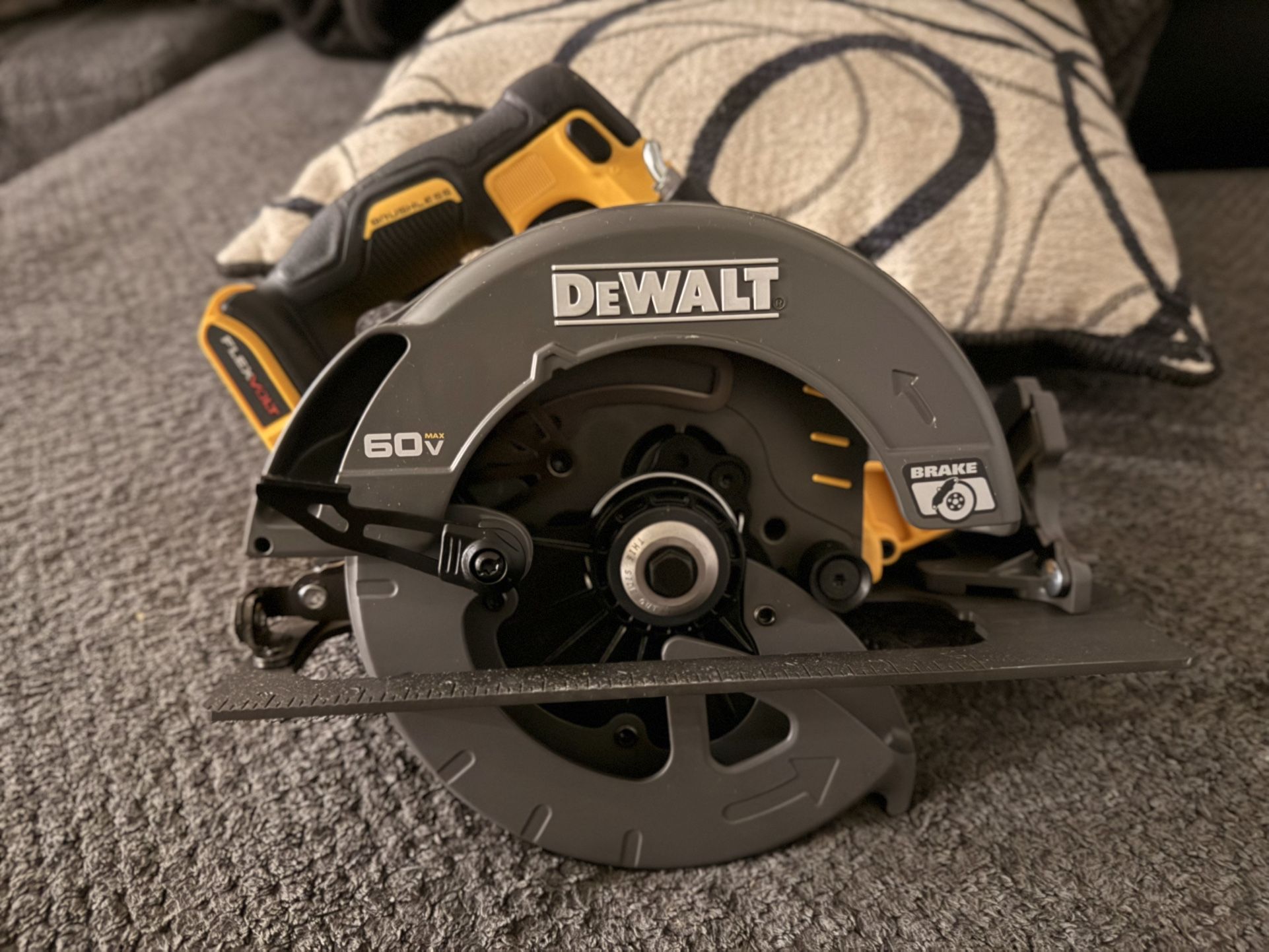 Dewalt 60v 7 1/4 Circuit Saw
