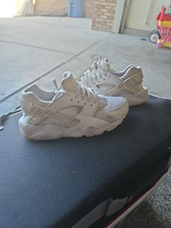 Size 4.5Y Nike Huarache