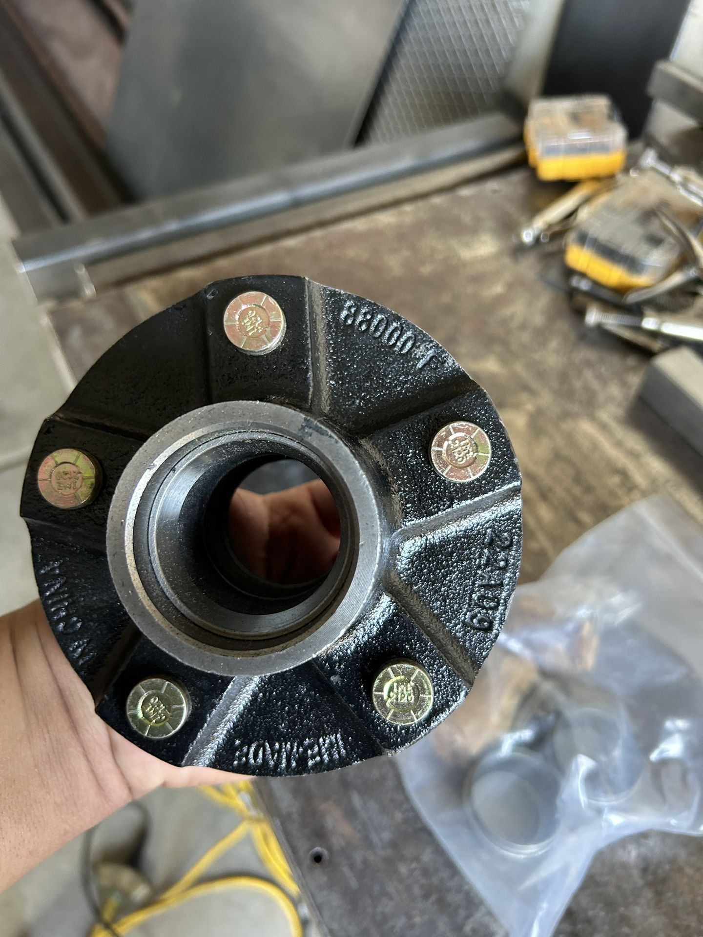 2000k Axle Hubs And Bearing Kit 5lug 