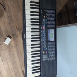 Yamaha PSR-190 Keyboard 
