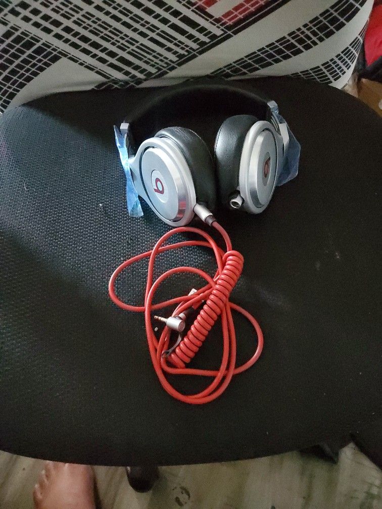 Beats pro wired headphones