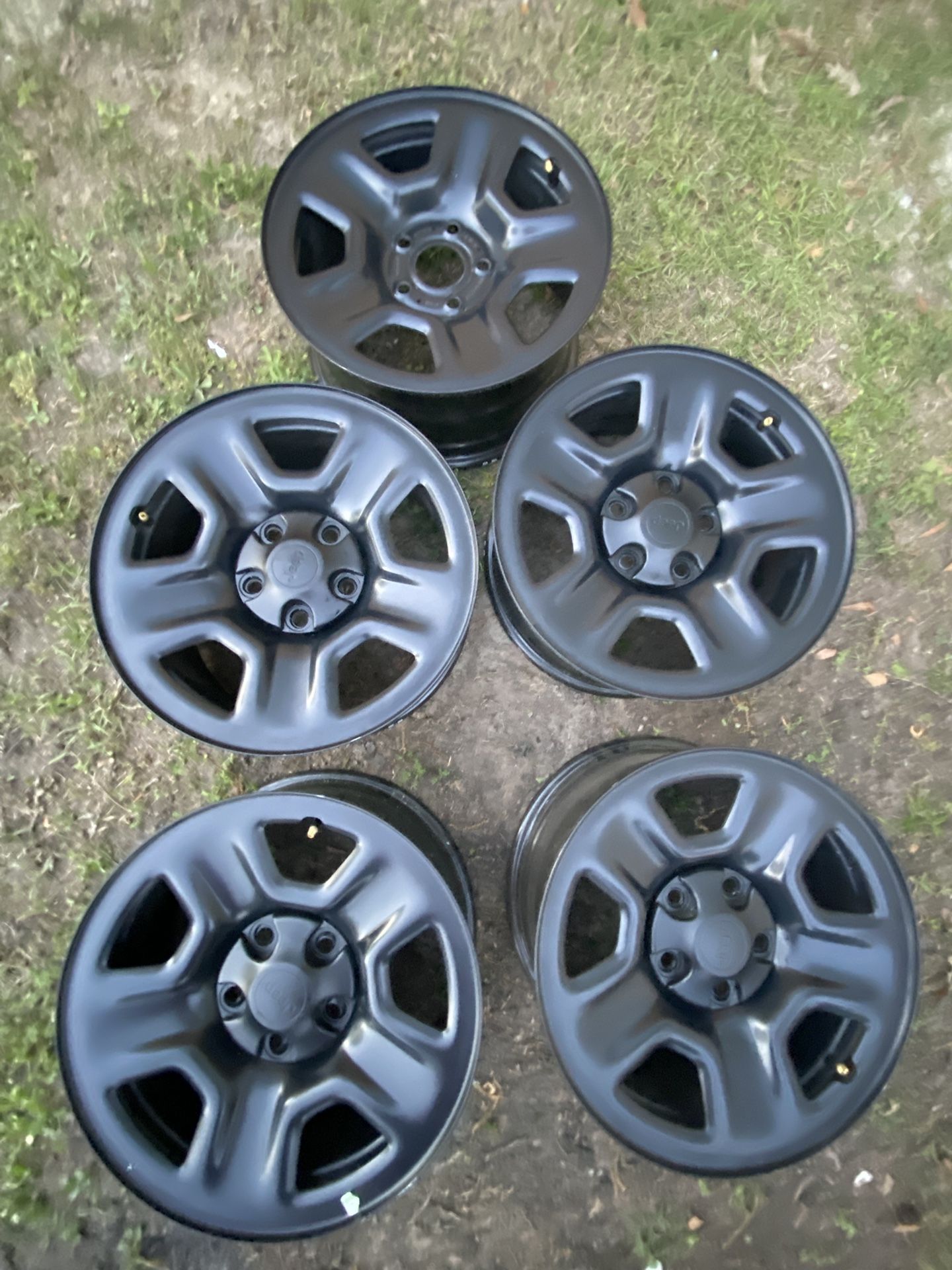 Jeep OEM Factory Wheels And Center Caps (Five Wheels)