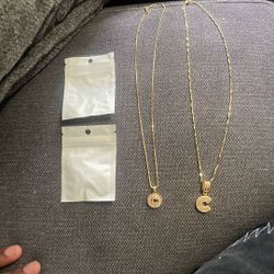 C Chains gold 