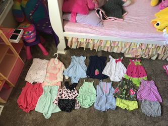 3 month girl clothes like new! Please look at all pics.