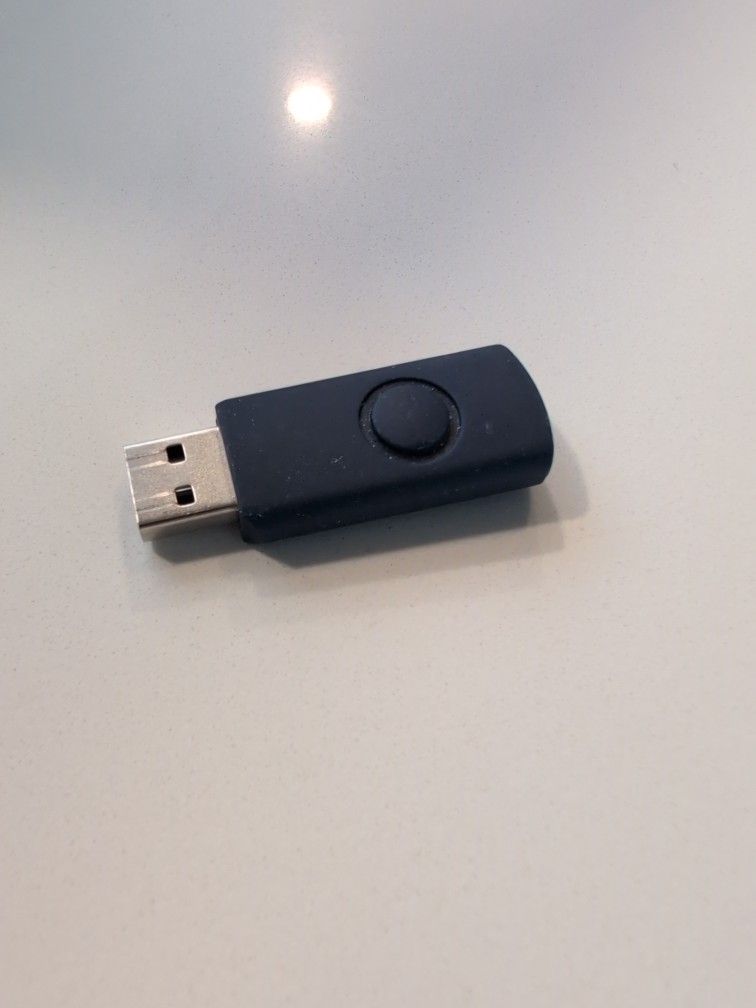 8 GB USB Flash Drive