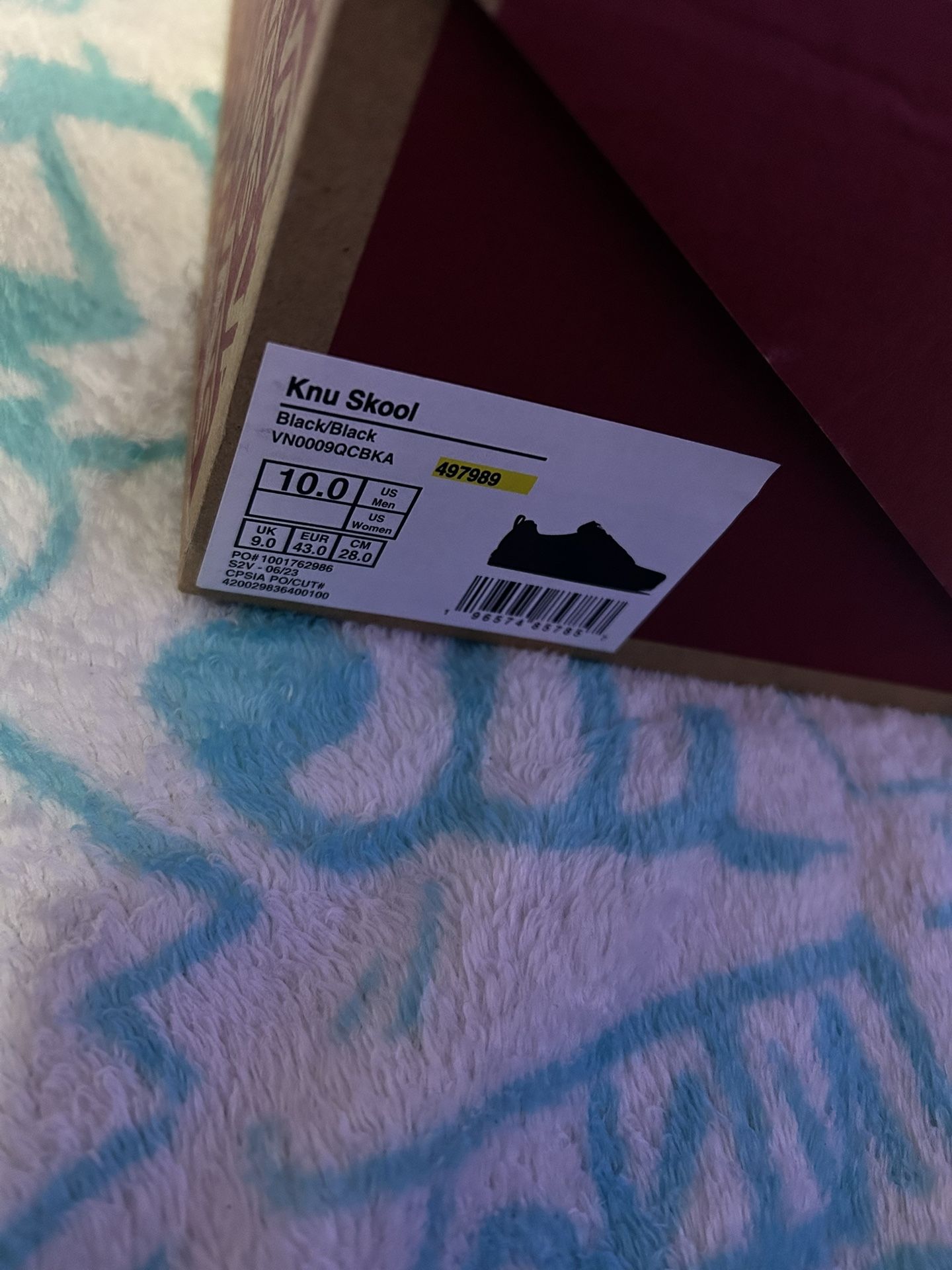 BLACK KNU SKOOL VANS