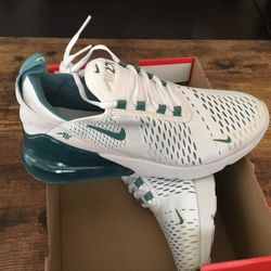 New Kid’s Nike Air Max 270 size 6.5Y/8W