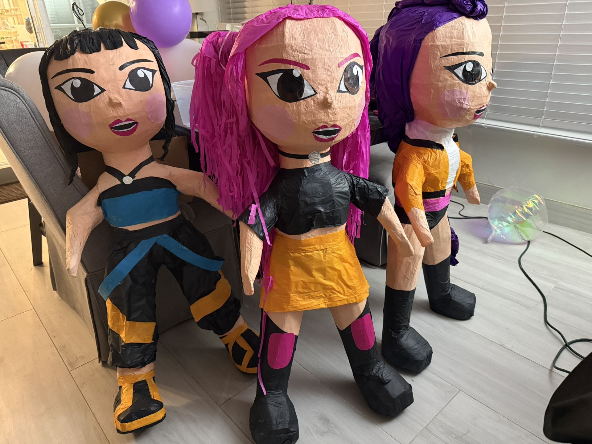 K Pop Demon Hunters Piñatas 