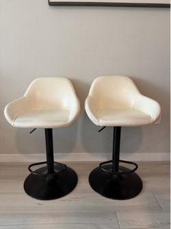 Swivel bar stools
