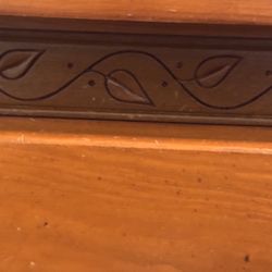 Maple Wood Queen Bedroom Set