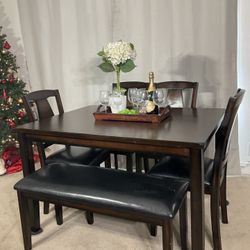 Contemporary Dining Table With 4 Chairs & A Bench / Mesa Comedor Contemporaneo 4 Sillas Y Banca