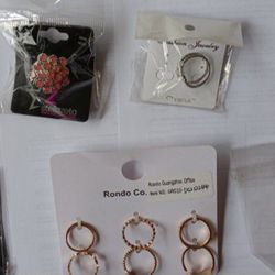 12 ASSORTED BRAND NEW RINGS 