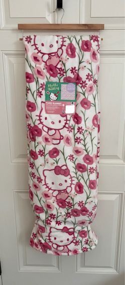 Hello Kitty Full/Queen Blanket