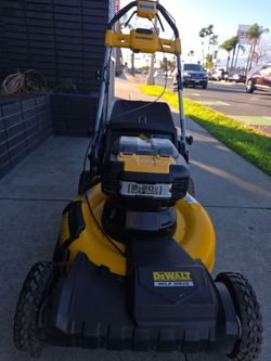 DEWALT 20V MAX XR BRUSHLESS CORDLESS 21-IN SELF PROPELLED LANW MOWER TOOL ONLY