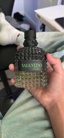 Valentino Born In Roma Green Stud Cologne