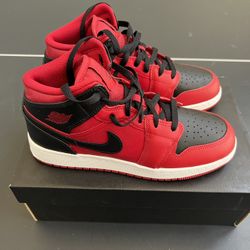 NEW Jordan 1 Size 7Y Never Worn