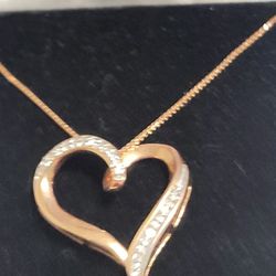 10k Rose Gold  Beautiful  heart Pendant  Necklace 