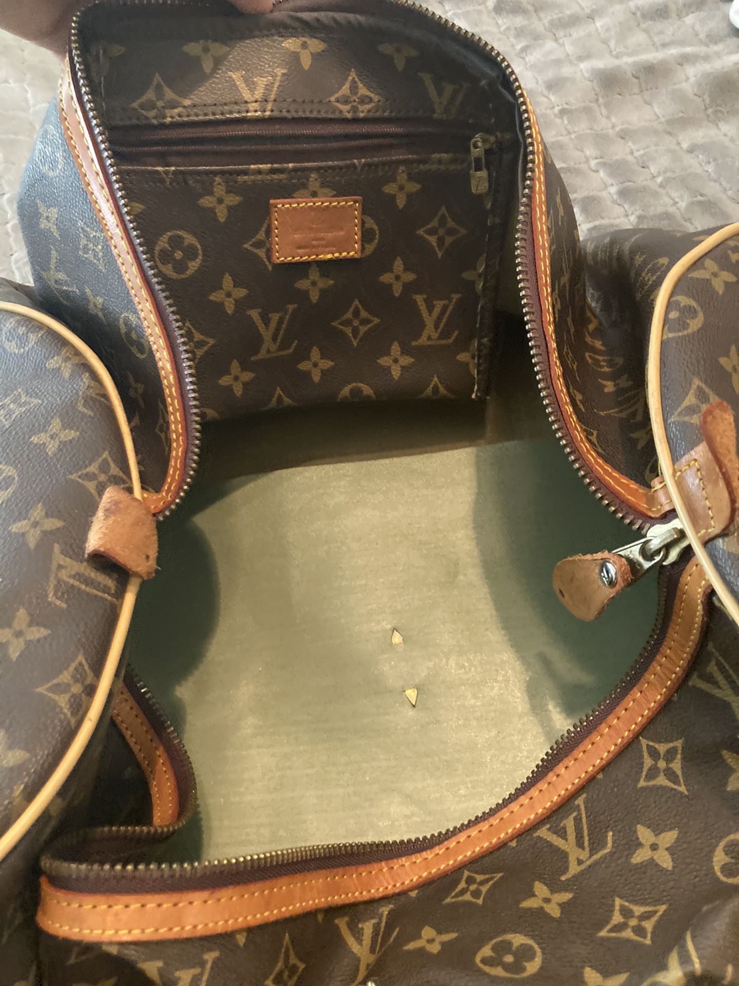 Louis Vuitton Duffle Bag for Sale in Fayetteville, GA - OfferUp