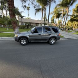 2006 ford escape 182k miles  Four-cylinder automatic   Clean title tags are good  Ac and heat work great runs good fully loaded